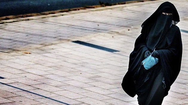 Peçeli kadın, belediye otobüsüne alınmadı