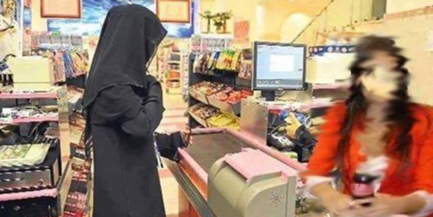 Peçeli kadından marketteki açık kasiyere tarihi kapak!
