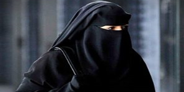 Peçesini açmayan kadın dükkandan kovuldu!