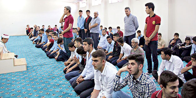 Pedagojik değil ideolojik