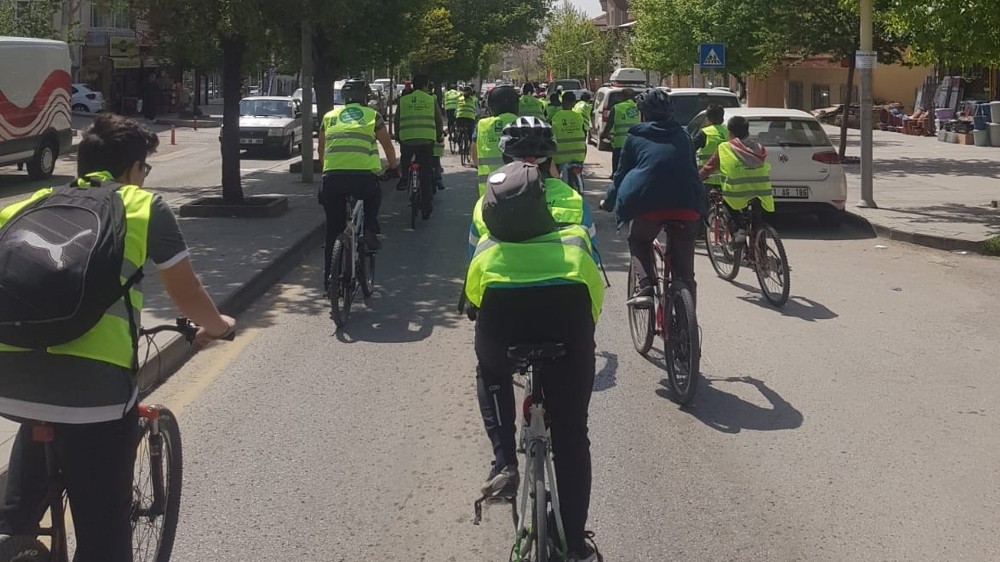 Pedallar sağlıklı yaşam için çevrildi 