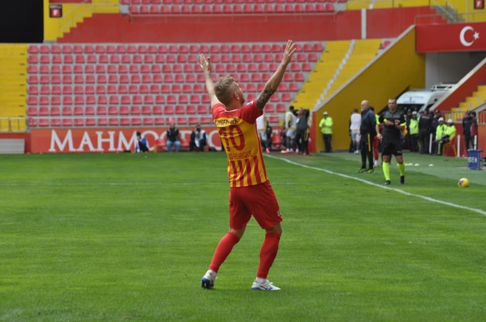 Pedro Henrique 8. golünü attı 