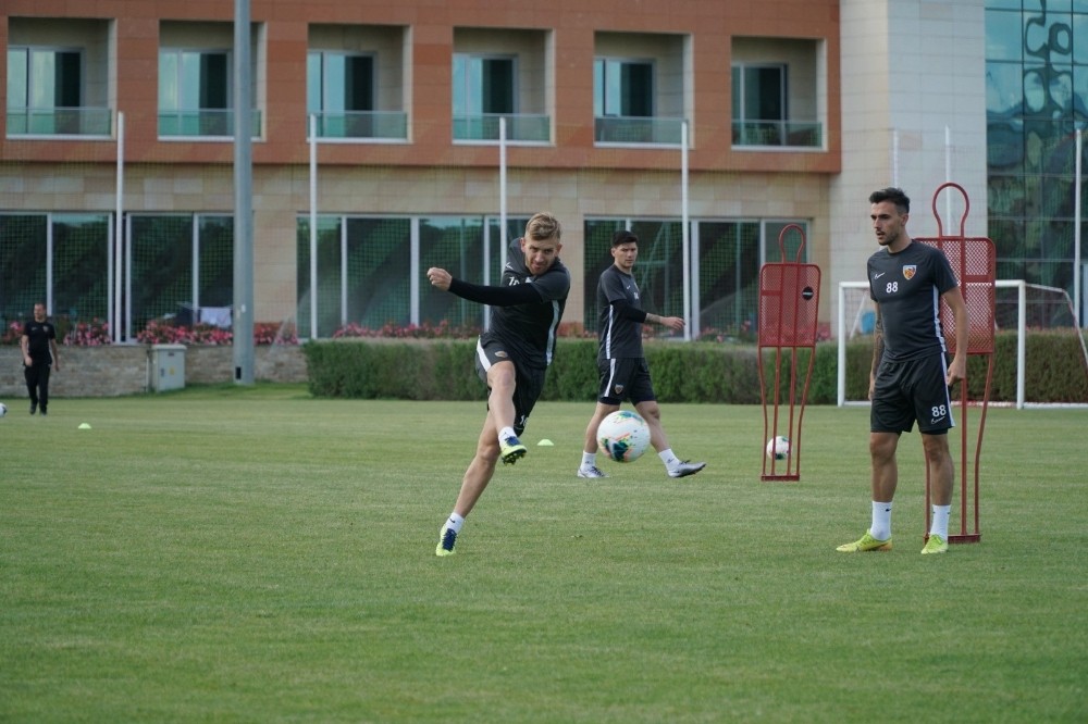 Pedro ve Gustavo oynayacak 