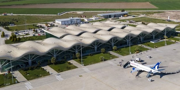 Pegasus uçağı, onarılan Hatay Havalimanı'ndan 60 yolcusuyla havalandı