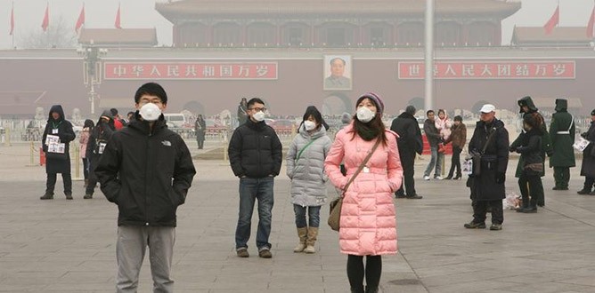 Pekin hava kirliliğine teslim oldu