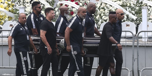 Pele'ye veda! Cenazesi stadyumda 24 saat sergilenecek