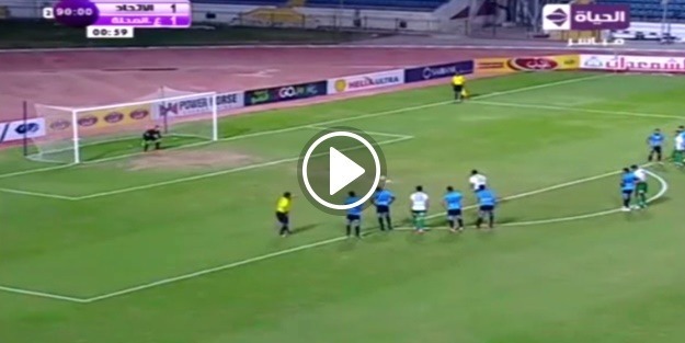 Penaltı kaçıran futbolcu kendini böyle cezalandırdı