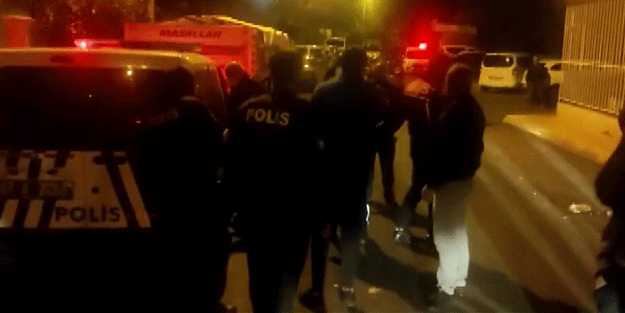 ’Pencereden baktı’ kavgası! Yaralılar var