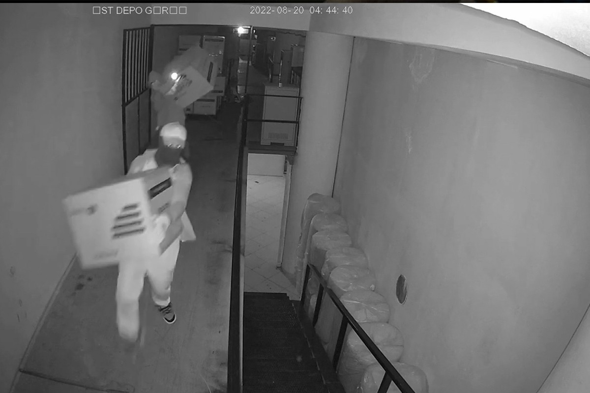 Pendik'te 200 bin liralık soygun: Depoyu boşalttılar