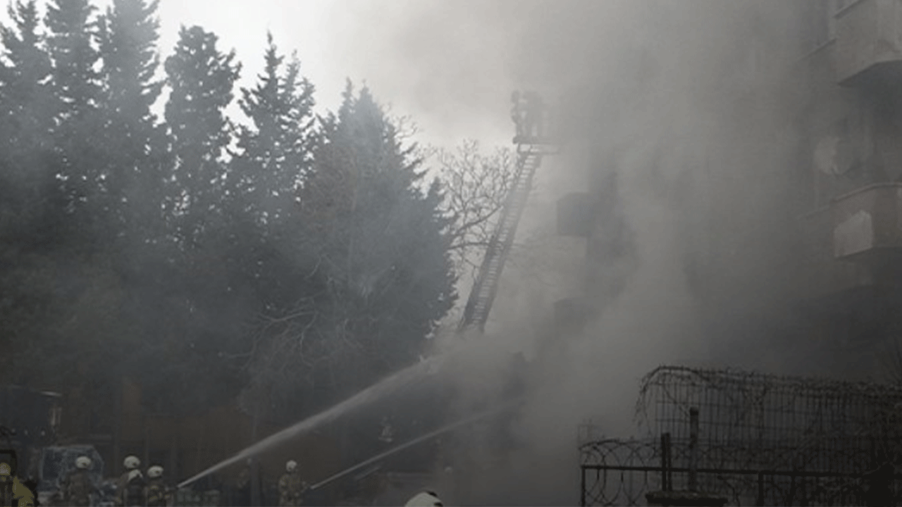 Pendik'te depoda çıkan yangın 4 katlı binaya sıçradı!