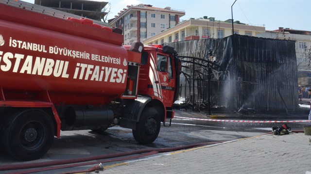 Pendik'te korkutan yangın