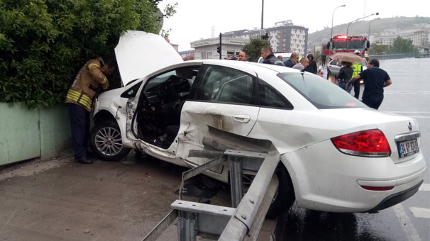 Pendik’te yağışlı hava kazaya sebep oldu