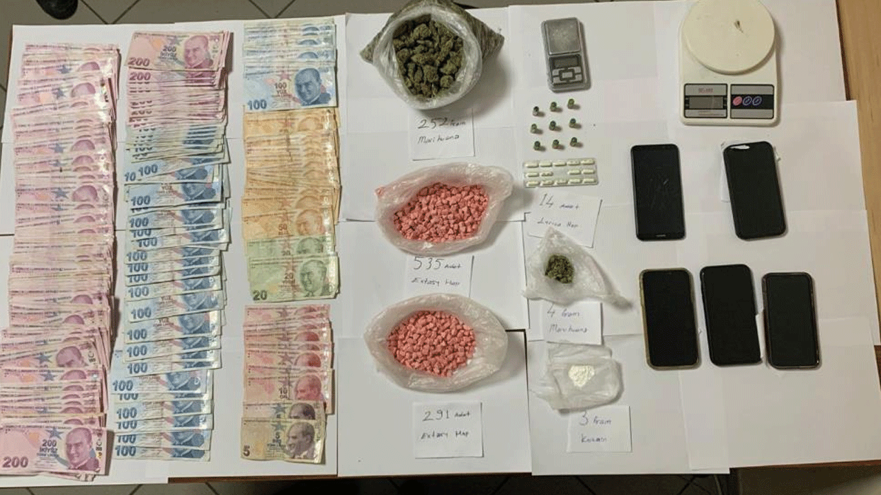 Pendik'te zehir tacirlerine baskın