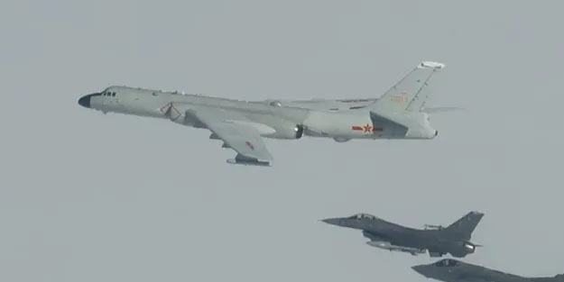 Pentagon şaşkın: İlk kez birlikte uçtuklarını gördük!