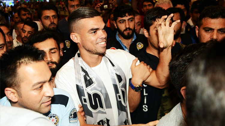 Avrupa basını şokta! Beşiktaş'ı seçti