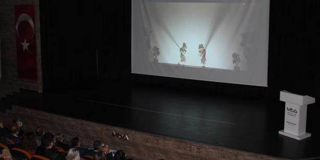 'Perdenin Arkasındaki Karagöz' belgeseli Bursa'da izleyiciyle buluştu