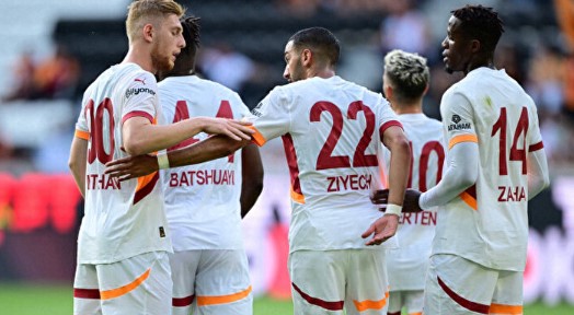 Performansı heyecanlandırdı! Galatasaray'da o isim kampın yıldızı oldu