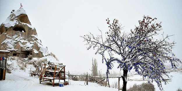 Peribacaları 'kar beyaz'