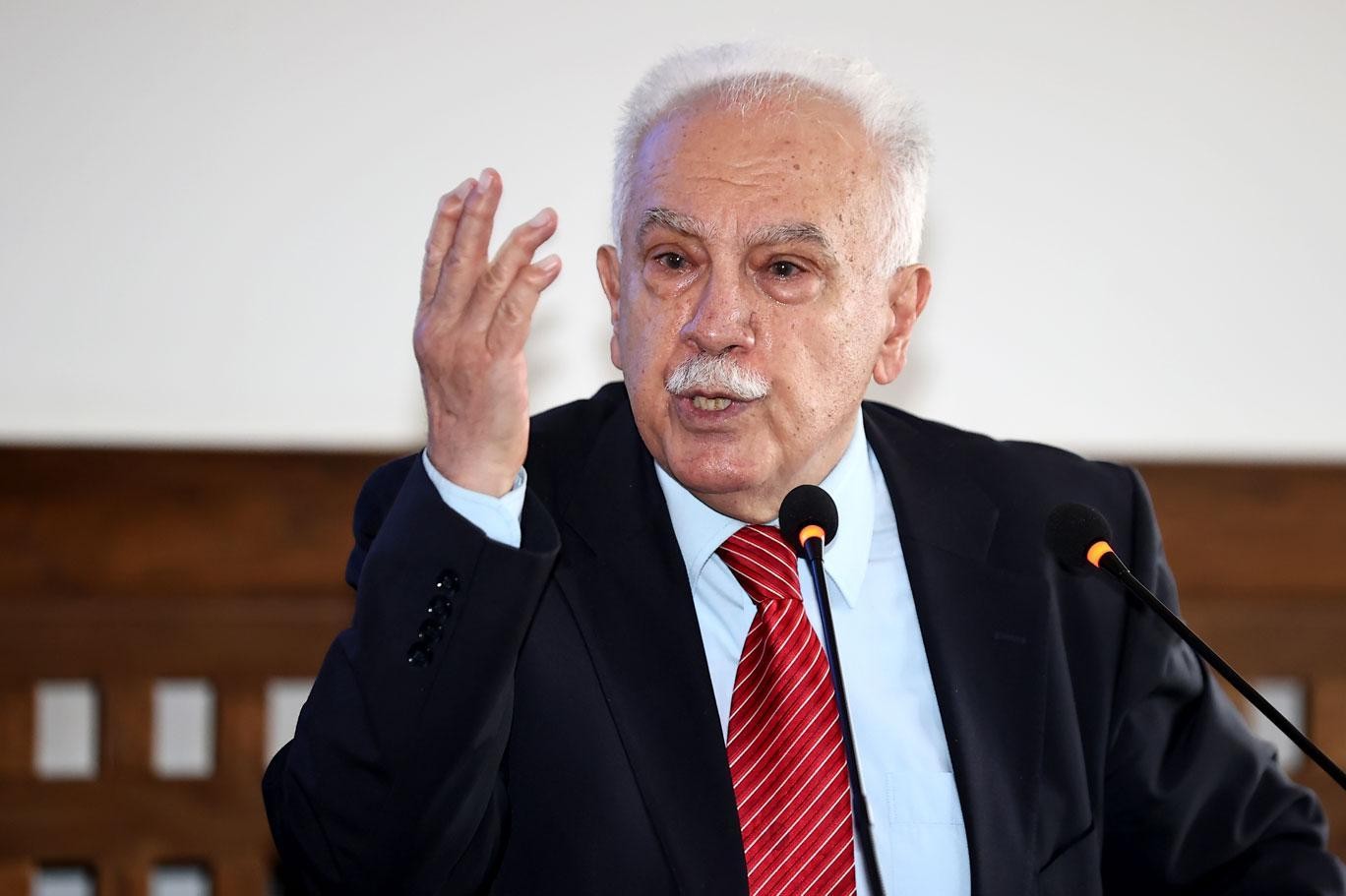 "Perinçek, 15 Temmuz'u istismar etti" iddiası: FETÖ'cü askerleri neden koruyor, yoksa ilişkisi mi var?