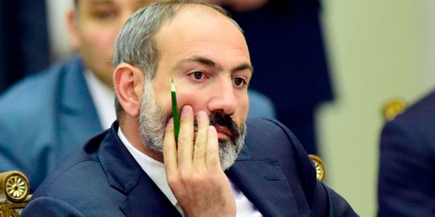 Perişan olan Paşinyan'ın istifasını istediler