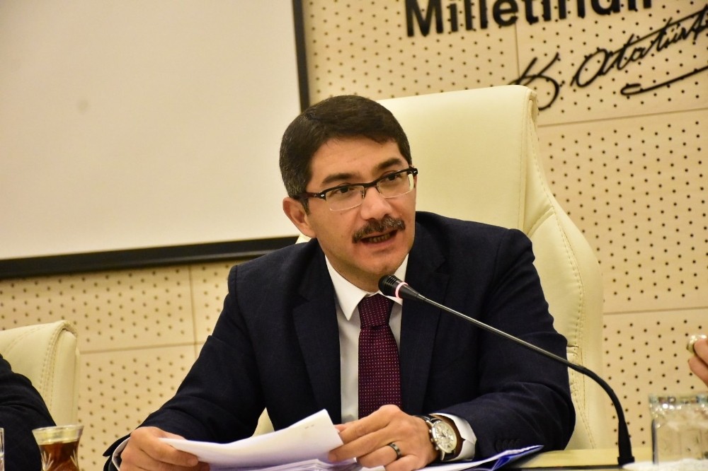 Perşembe Pazarı son kez cadde üzerine kuruluyor 