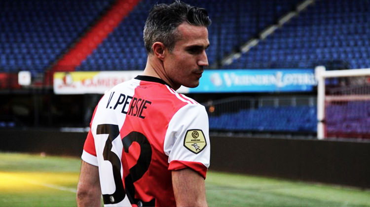 Persie'ye bir şok da Feyenoord'dan!