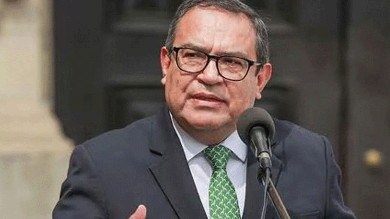 Peru Başbakanı istifa etti! Gensoru sonrası Adrianzen görevi bıraktı