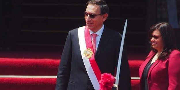 Peru Devlet Başkanı Vizcarra görevinden alındı