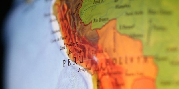 Peru'da 400 öğretmen hayatını kaybetti