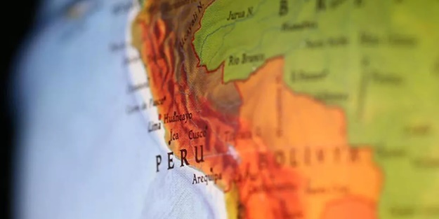 Peru'da otobüs uçuruma devrildi: Ölü ve yaralılar var