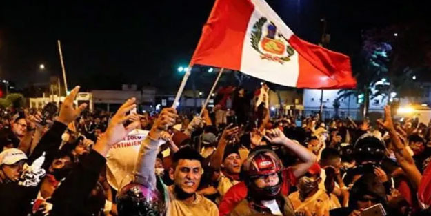 Peru'daki protestolarda kan aktı