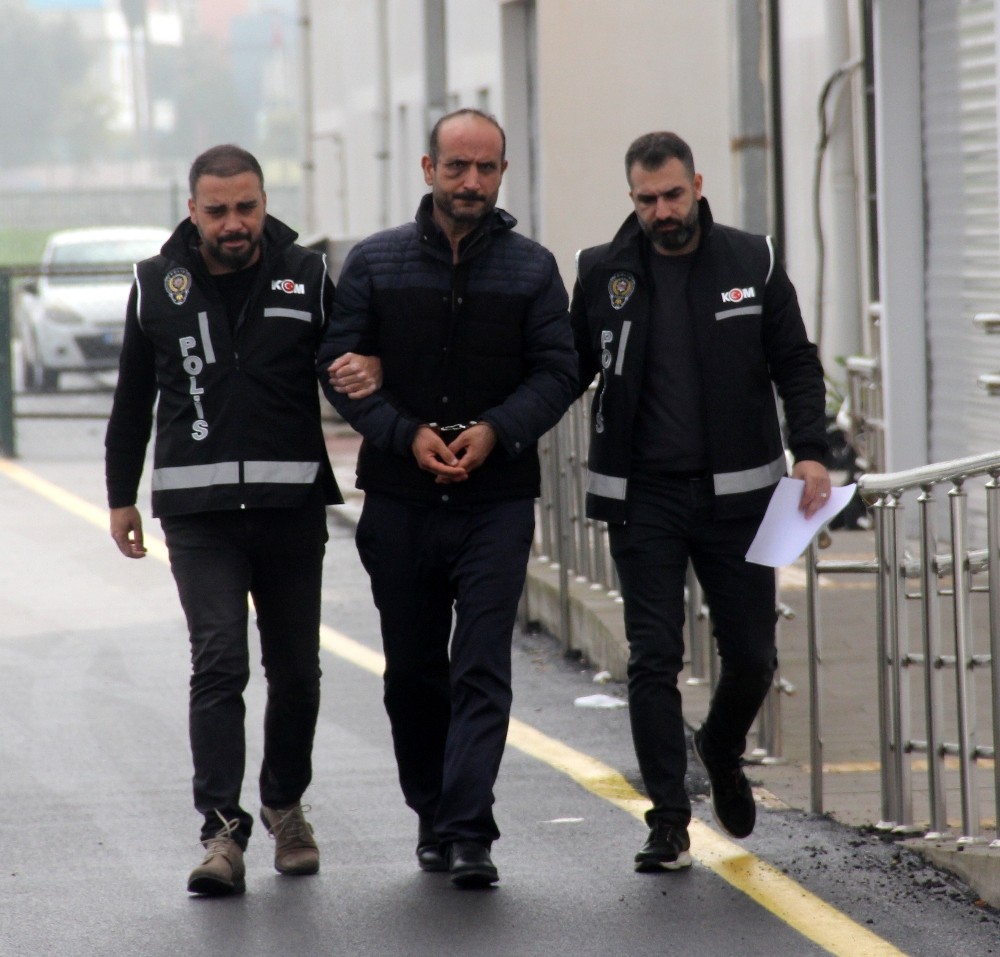 Peruklu kalpazanı vatandaş yakalayıp darp etti 