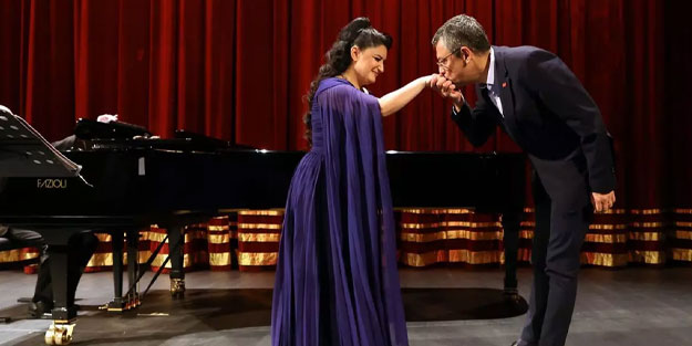 Pervin Chakar'dan skandal paylaşım! CHP'nin el öptüğü de böyle olur