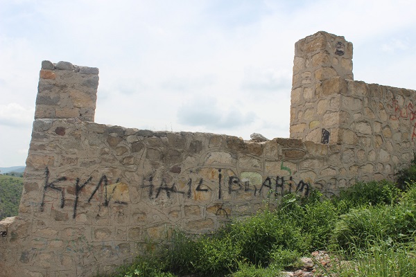 ‘Pes’ dedirten görüntüler | 226 metre yükseklikte vandallık