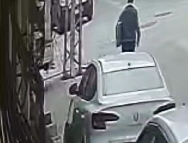 Pes dedirten hırsızlık taktiği