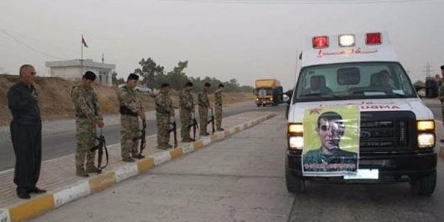 Peşmergeler, YPG'li teröristin cenazesinde!