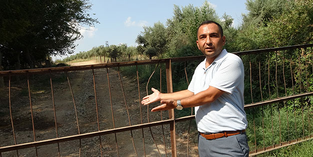 Petrol araması yapılan ilçede ilginç olay! Yolu kapattılar