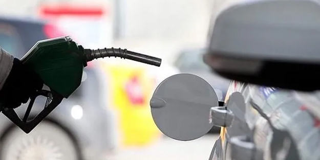 Petrol düşüyor! Akaryakıt fiyatları: İstanbul, Ankara, İzmir motorin ve benzin ne kadar?