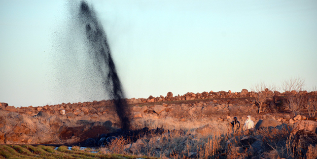 Petrol fışkıran bölgede halk ayaklandı! 'Petrolü çıkarmayın ya da referanduma gidip oylayalım'