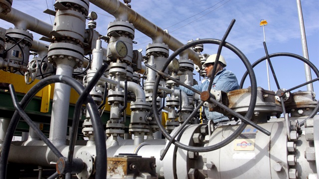 Petrol fiyatı stok verisiyle arttı