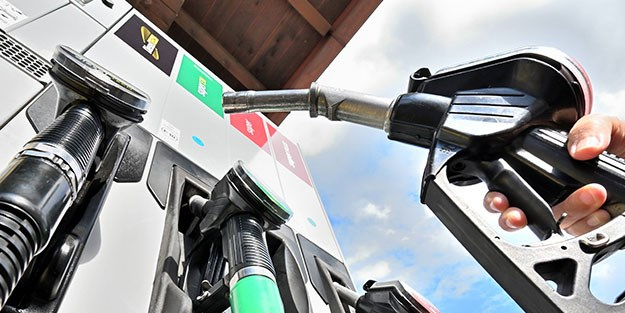 Petrol fiyatları, Akaryakıt fiyatlarını etkileyecek: Petrol 5 ayın dibine yakın! Petrole ve akaryakıta ait son durum