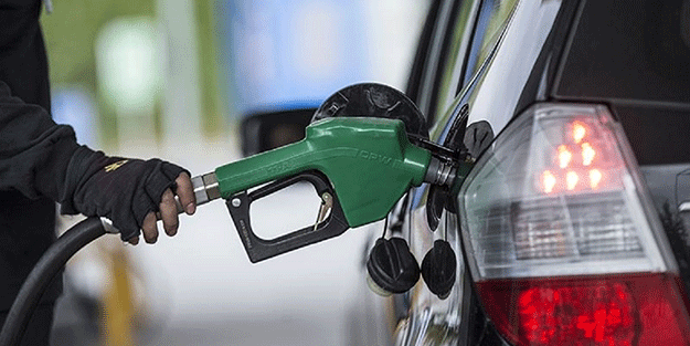 Petrol fiyatları o rakamı gördü! Akaryakıta indirim...