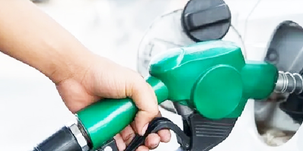 Petrol fiyatları son dakika: Akaryakıtta benzine ve motorine zam geldi! 4 Ocak 2024 benzin fiyatı kaç lira ve mazot fiyatı kaç TL?