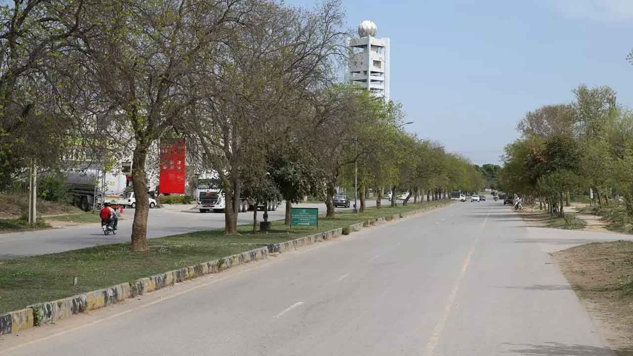 Petrol krizi ilk Pakistan'ı vurdu! Hayat durdu, üç gün resmi tatil ilan edildi