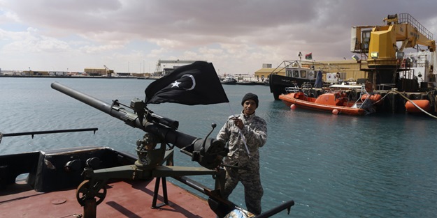 Petrol tankerine roketli saldırı