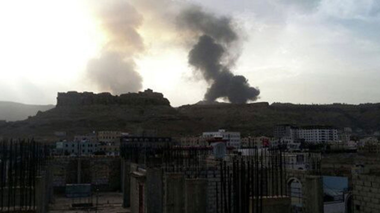 Petrol tesisi vuruldu! Üretim tamamen durduruldu