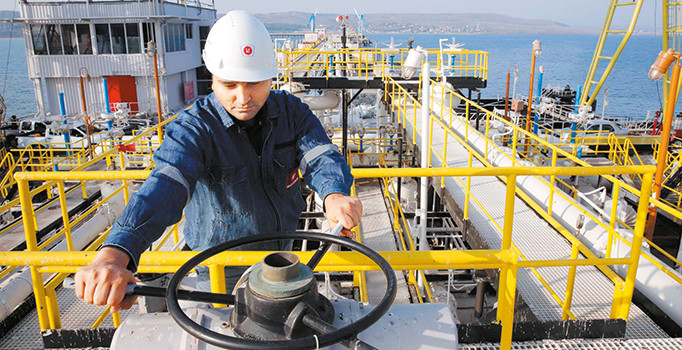 Petrolde arz fazlası rüzgarı tersine döndürdü