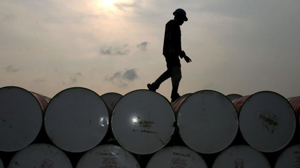 Petrolün varili 77,65 dolar seviyelerinde