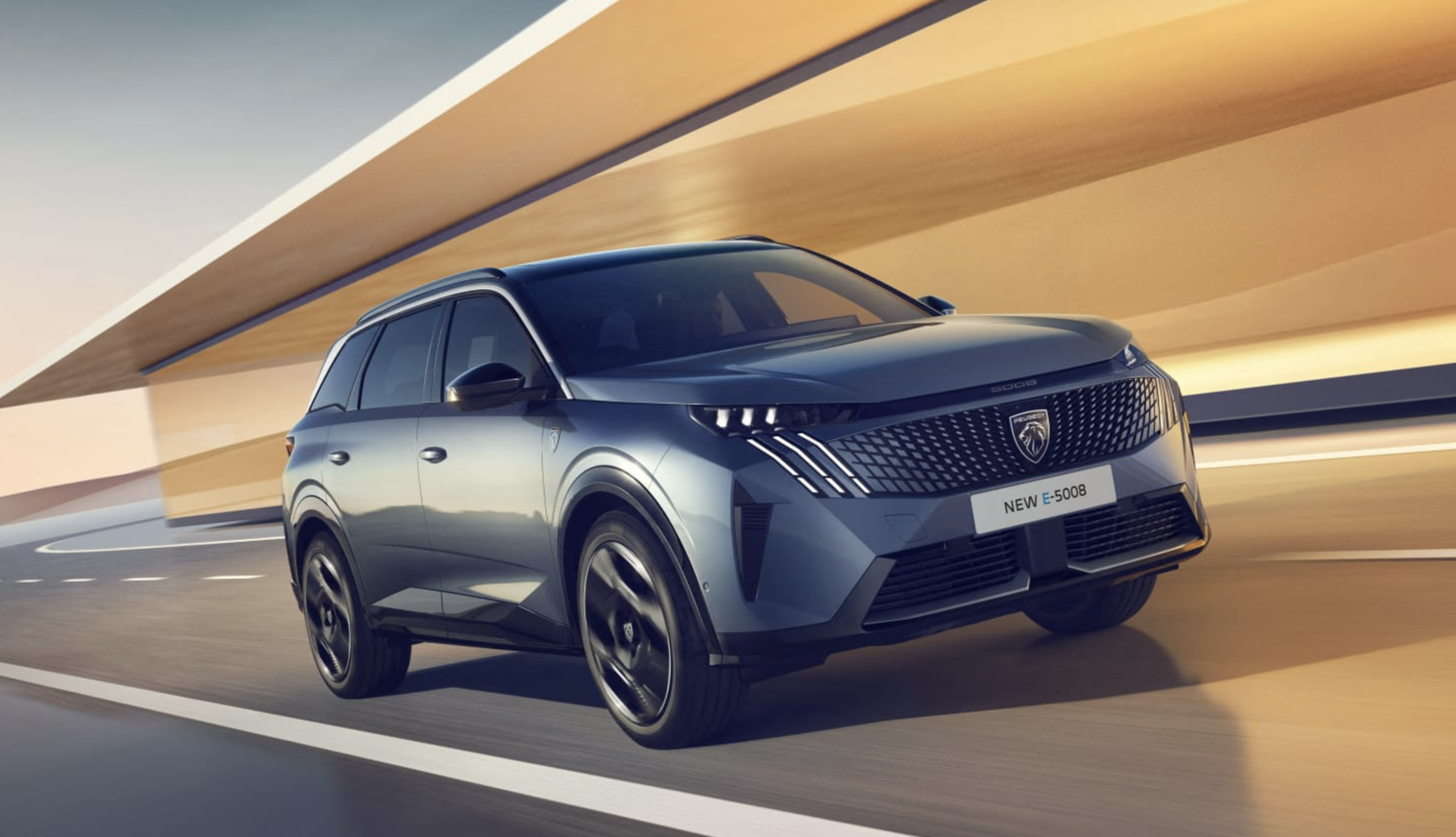 PEUGEOT E-5008 tanıtıldı! Üst sınıf 7 koltuklu elektrikli SUV!