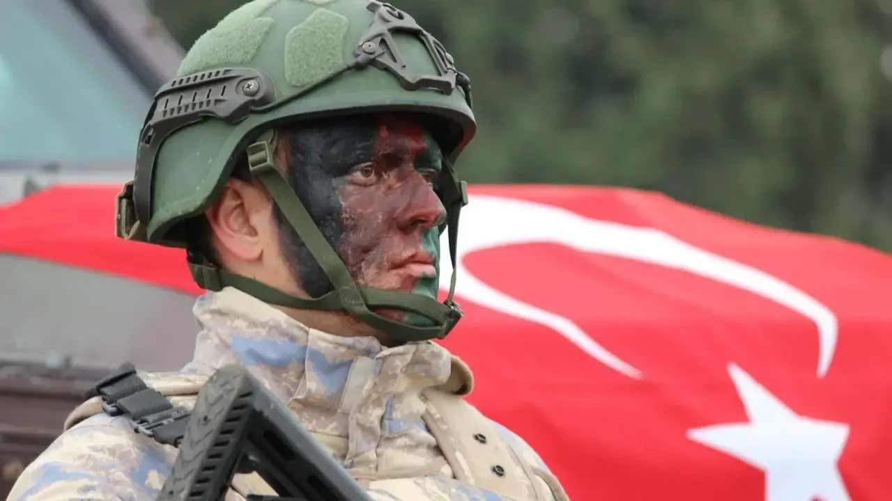 Peygamber Ocağında buna ne gerek vardı? Cephede nöbet tutmak nere, şort giydirip maç almak nere